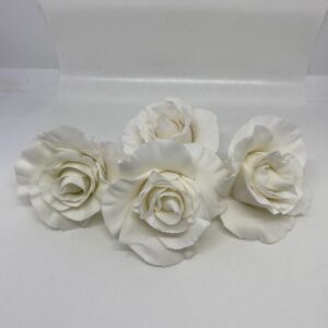 Rose di zucchero artigianali color bianco Perla per Decorazione Torte - Realizzate a mano - box da 6 pezzi