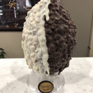 Uovo di Pasqua Artigianale Frisenda® NOCCIOLATO DUO : Bianco + Latte da 750gr